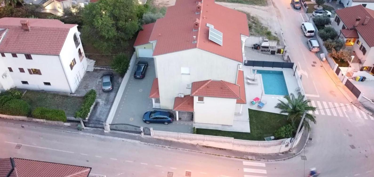 Apartment Komljenovic بولا المظهر الخارجي الصورة