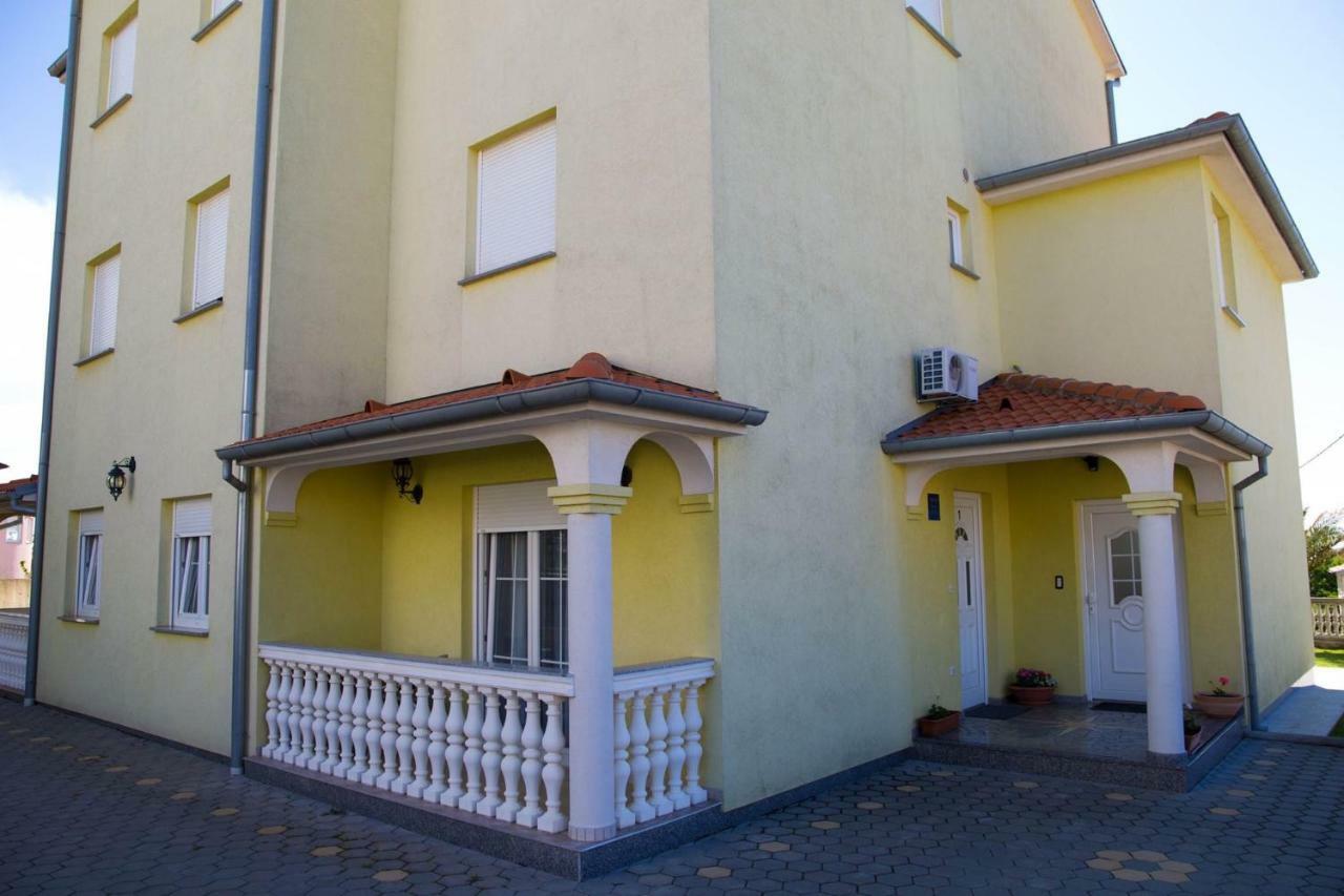 Apartment Komljenovic بولا المظهر الخارجي الصورة